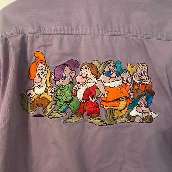 Disney Tops - Embroidered 7 dwarfs Disney 90s button up